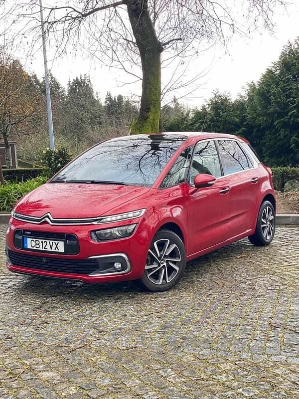 Vermelho Usado 2016 Citroën C4 Picasso Monovolume | € 11.000 (Bom preço) - Imagem 1/4
