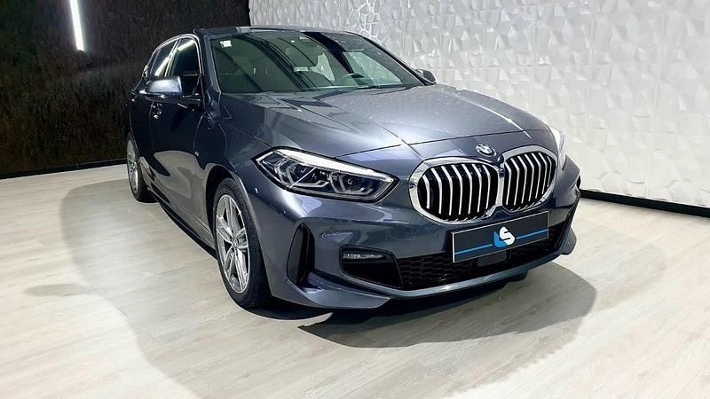 Cinza Usado 2020 BMW 116 Citadino | € 25.750 (Preço elevado) - Imagem 1/4