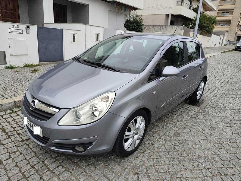 Usado 2008 Opel Corsa Cosmo Sedan | € 3.750 (Preço justo) - Imagem 1/4