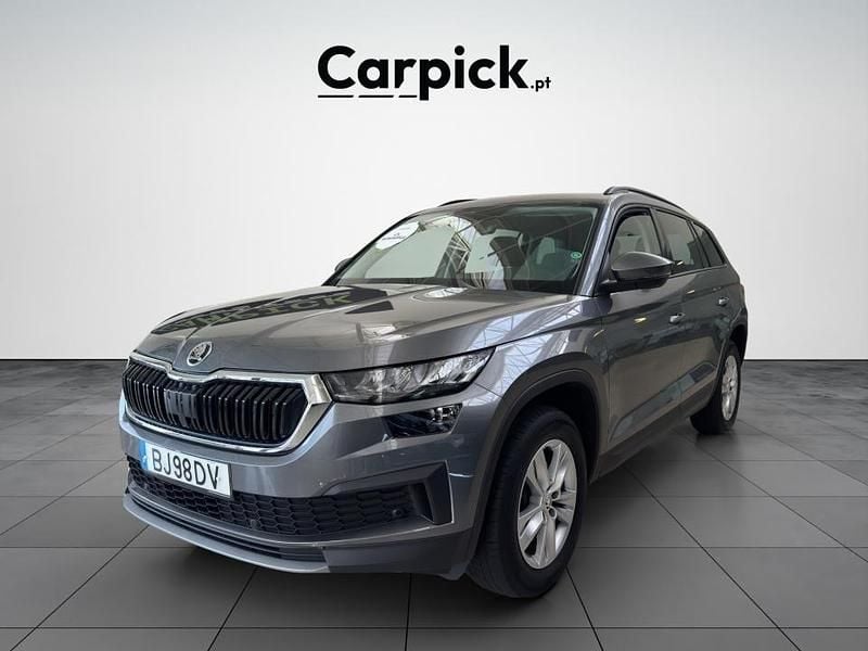 Cinza Usado 2024 Skoda Kodiaq SUV | € 37.900 (Preço justo) - Imagem 1/4