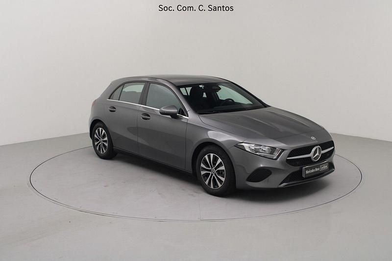 Usado Mercedes A200 150 HP (110 kW) 2024 Cinza Sedan