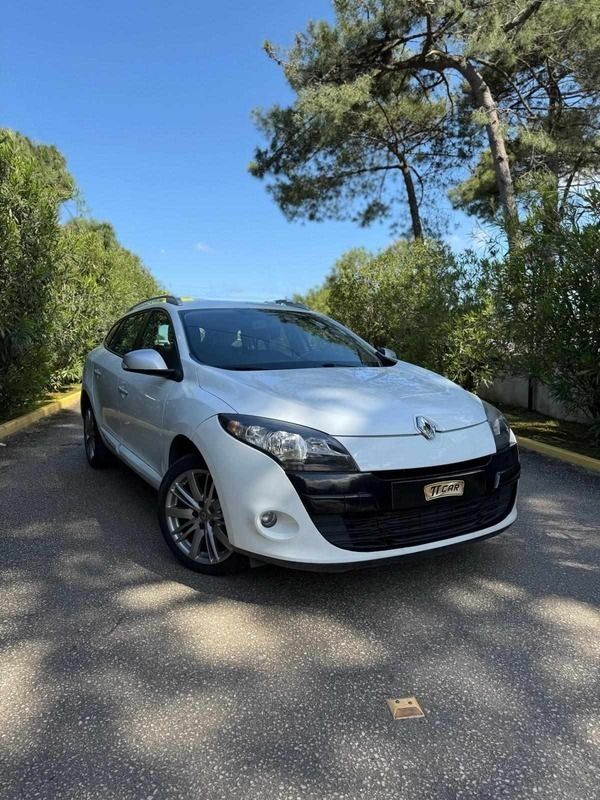 Branco Usado 2010 Renault Mégane III Carrinha | € 7.900 (Caro) - Imagem 1/4
