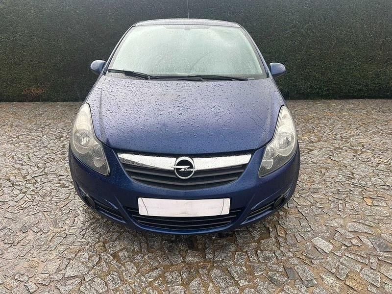 Usado 2007 Opel Corsa Sedan | € 2.895 (Preço justo) - Imagem 1/4