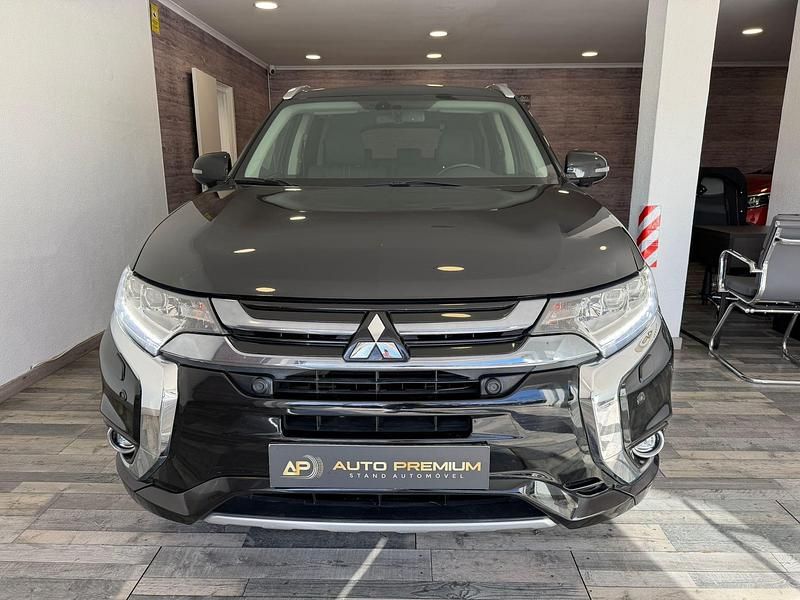 Usado Mitsubishi Outlander Instyle 203 HP (149 kW) 2018 Preto SUV