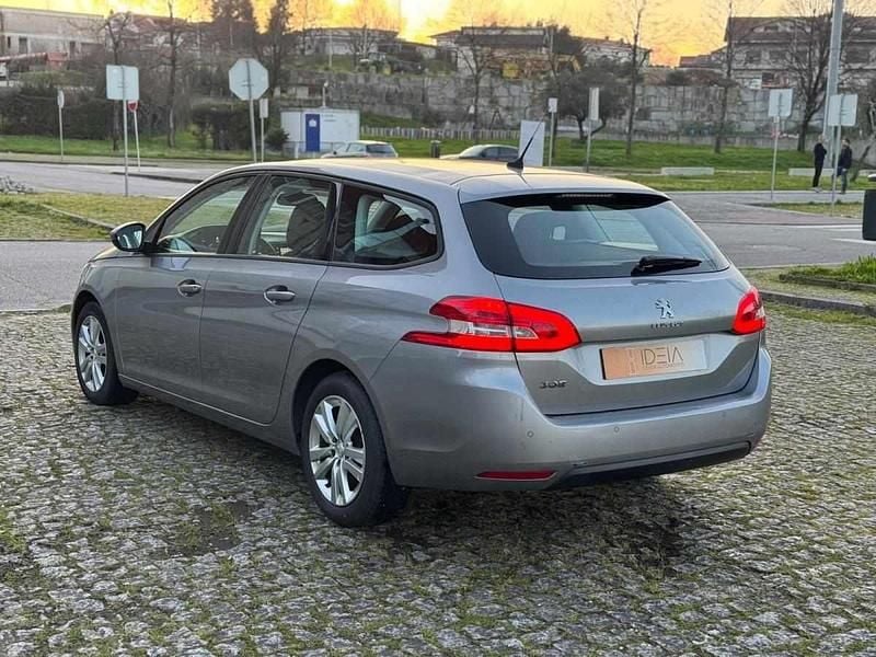Usado Peugeot 308 130 HP (95 kW) 2021 Cinzento