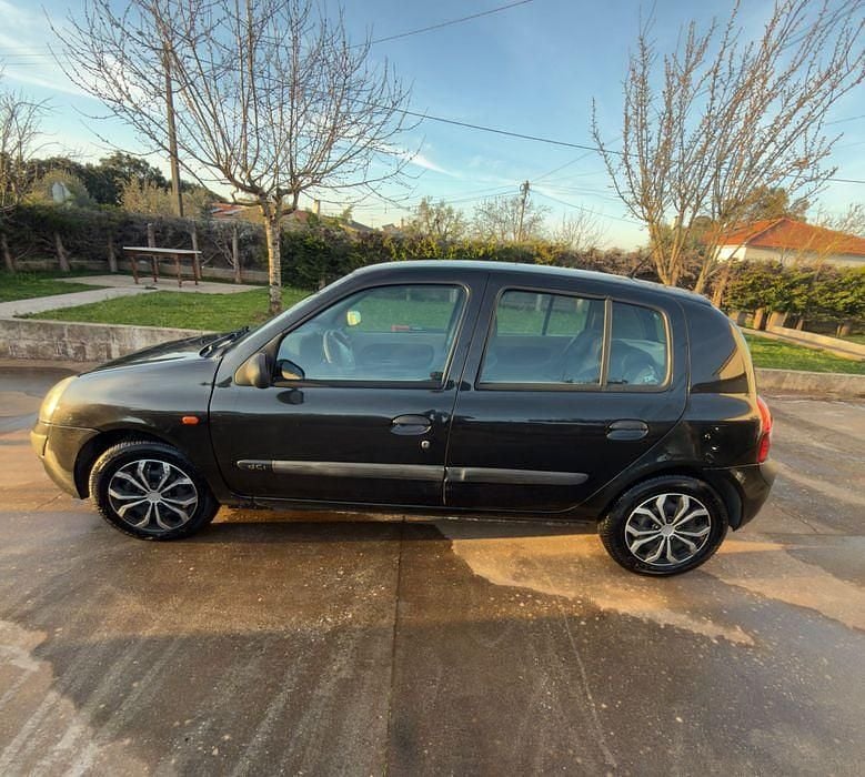 Usado Renault Clio II 2003 Sedan