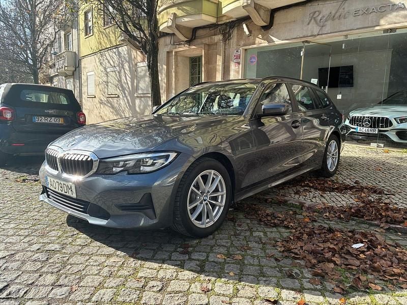 Cinza Usado 2022 BMW 318 Carrinha | € 27.950 (Super Preço) - Imagem 1/4