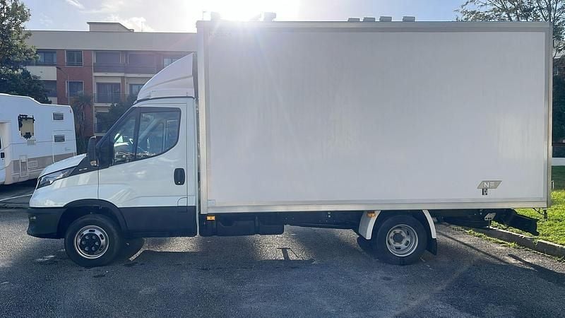 Usado Iveco Daily 160 HP (117 kW) 2024 Branco