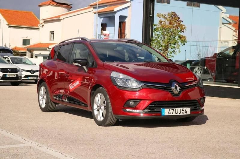 Usado Renault Clio IV 90 HP (66 kW) 2018 Vermelho Carrinha
