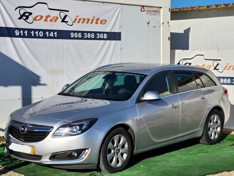 Cinzento Usado 2017 Opel Insignia Selection Carrinha | € 13.500 (Preço justo) - Imagem 1/4