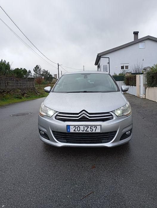 Usado Citroën C4 120 HP (88 kW) 2010 Sedan