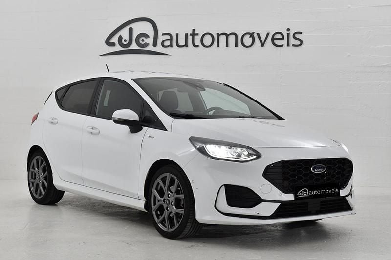 Branco Usado 2022 Ford Fiesta ST-Line Citadino | € 16.900 (Preço justo) - Imagem 1/4