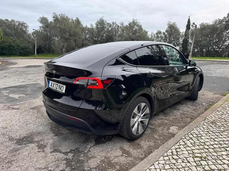 Usado Tesla Model Y Standard Range 219 kW (299 HP) 2023 Preto SUV