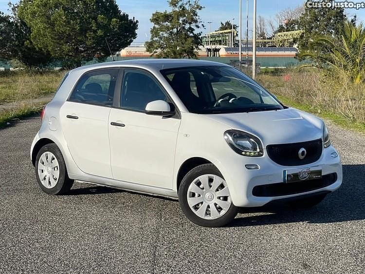 Branco Usado 2016 Smart ForFour Passion Citadino | € 8.990 (Preço justo) - Imagem 1/1