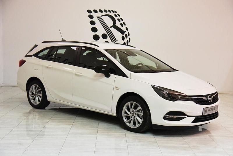 Usado Opel Astra Sport 122 HP (89 kW) 2021 Branco Carrinha