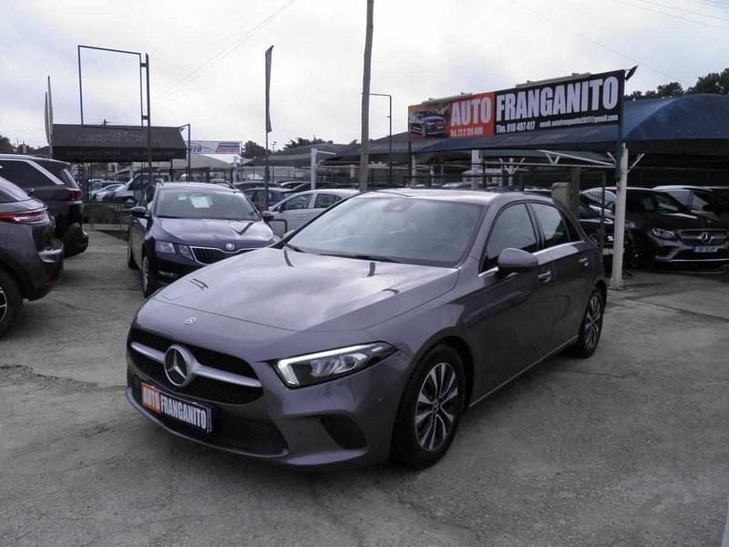 Usado Mercedes A180 116 HP (85 kW) 2020 Cinzento Citadino