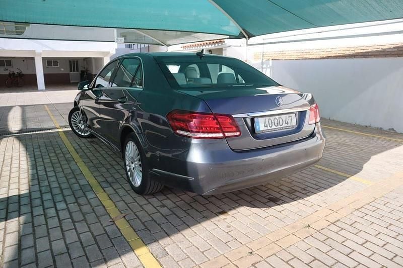 Usado Mercedes E220 177 HP (130 kW) 2014 Sedan