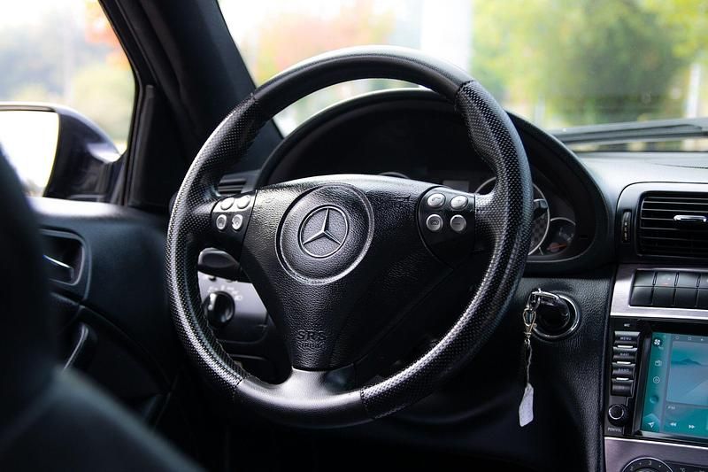 Usado Mercedes CLC220 150 HP (110 kW) 2009 Preto Citadino