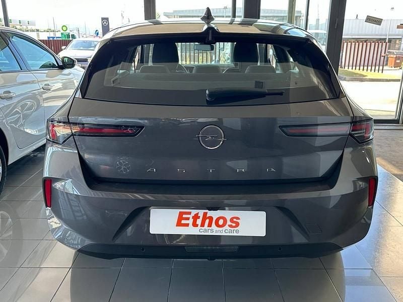 Usado Opel Astra Edition 110 HP (80 kW) 2024 Cinzento