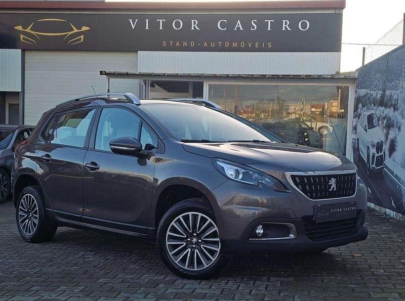Usado Peugeot 2008 Active 82 HP (60 kW) 2019 Cinza SUV