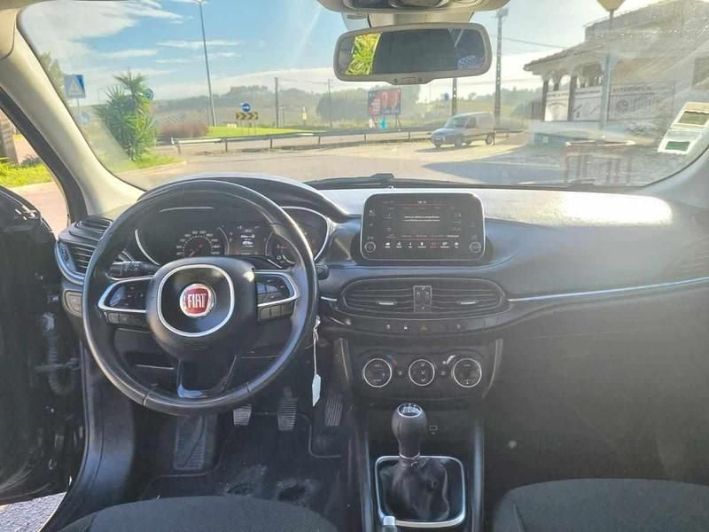 Usado Fiat Tipo 95 HP (69 kW) 2016 Preto Carrinha