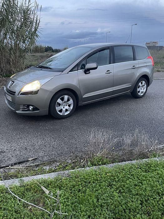 Usado 2014 Peugeot 5008 Allure Sedan | € 7.900 (Super Preço) - Imagem 1/4