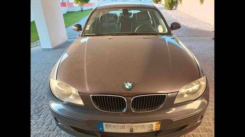 Cinzento Usado 2005 BMW 120 Citadino | € 4.000 - Imagem 1/4