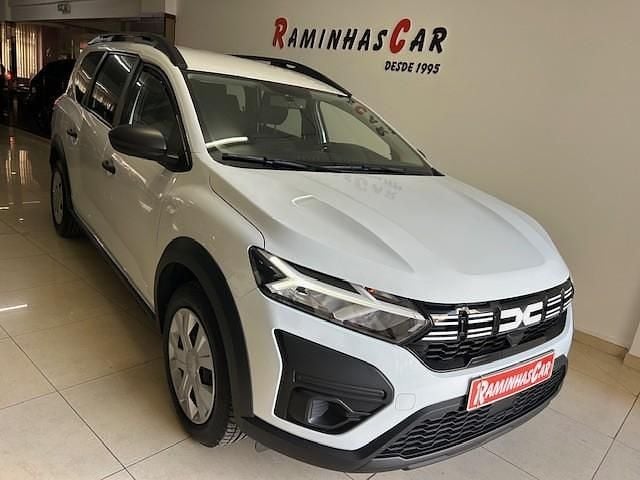 Usado Dacia Jogger Essentiel 110 HP (80 kW) 2023 Branco Monovolume
