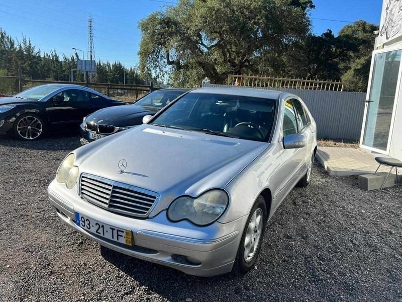 Cinzento Usado 2000 Mercedes C220 Sedan | € 6.500 (Caro) - Imagem 1/4