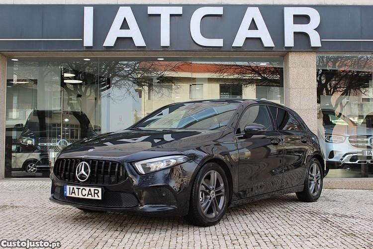 Usado Mercedes A180 Style 116 HP (85 kW) 2019 Preto Sedan