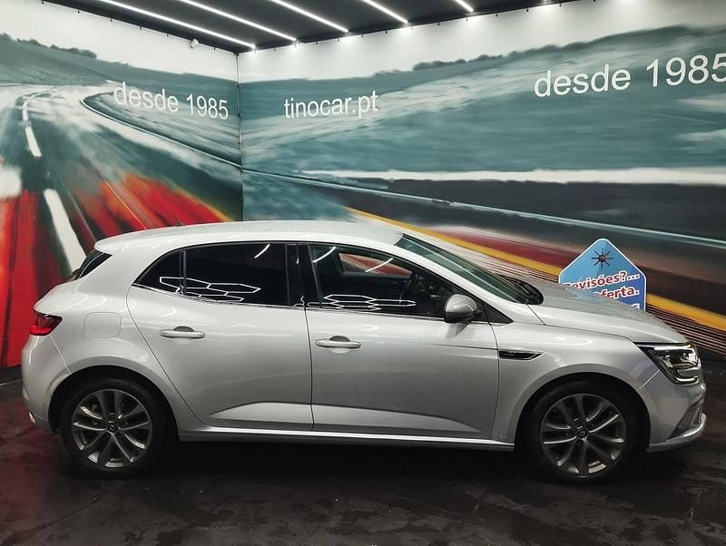 Usado Renault Mégane IV 115 HP (84 kW) 2020 Cinzento Carrinha