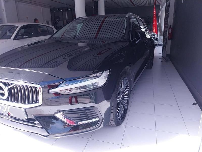 Preto Usado 2021 Volvo V60 Carrinha | € 29.990 (Preço justo) - Imagem 1/1