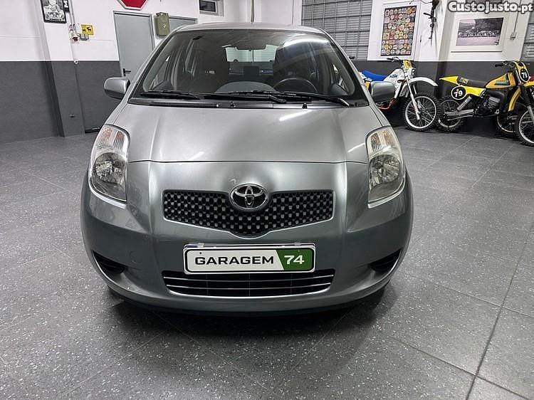 Cinza Usado 2008 Toyota Yaris | € 6.500 (Preço justo) - Imagem 1/1