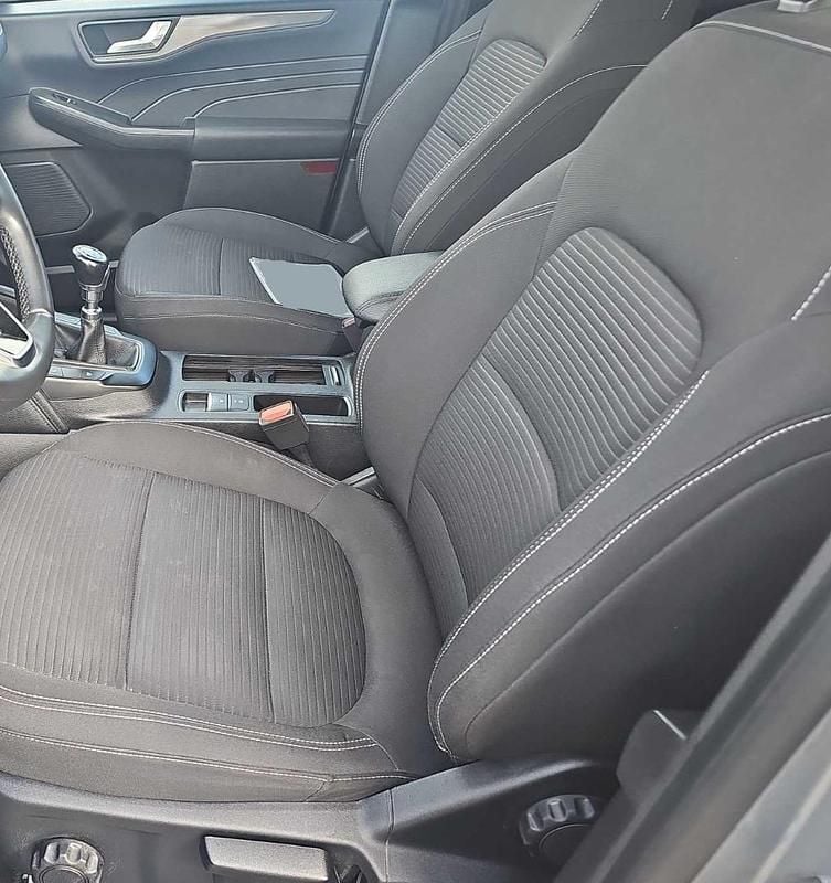 Usado Ford Kuga Titanium 120 HP (88 kW) 2022 Cinzento SUV