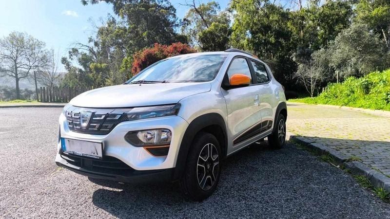Cinzento Usado 2022 Dacia Spring Comfort Plus Citadino | € 13.400 (Preço justo) - Imagem 1/4
