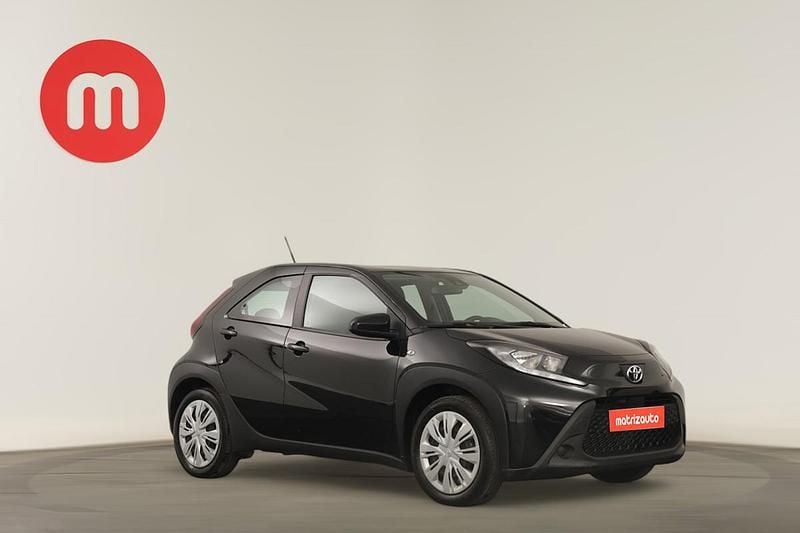Usado 2023 Toyota Aygo X Play SUV | € 15.999 - Imagem 1/4