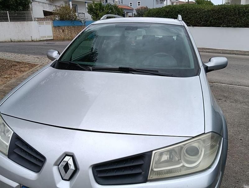 Usado 2008 Renault Mégane III Sedan | € 3.800 (Bom preço) - Imagem 1/4
