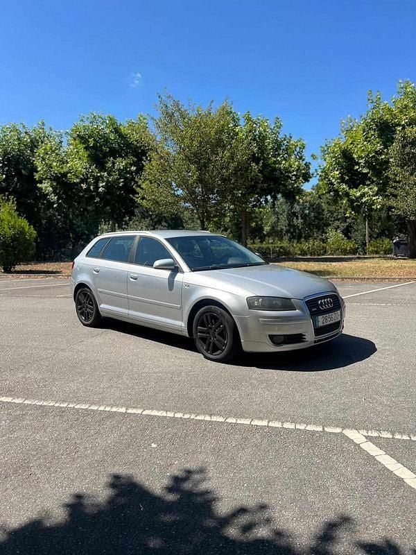 Cinzento Usado 2005 Audi A3 | € 6.499 (Preço elevado) - Imagem 1/4