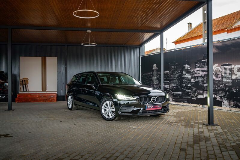 Preto Usado 2020 Volvo V60 Carrinha | € 27.490 (Bom preço) - Imagem 1/4