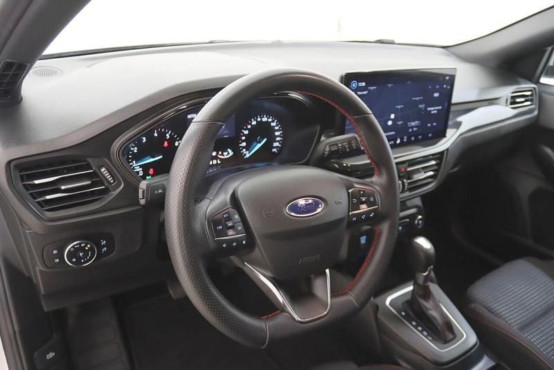 Usado Ford Focus 155 HP (114 kW) 2024 Cinzento