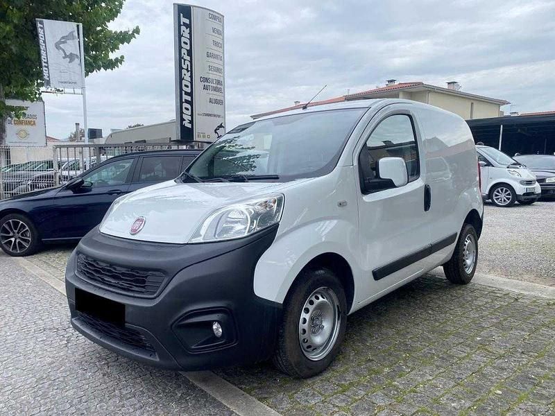 Branco Usado 2019 Fiat Fiorino Monovolume | € 9.990 (Preço elevado) - Imagem 1/4