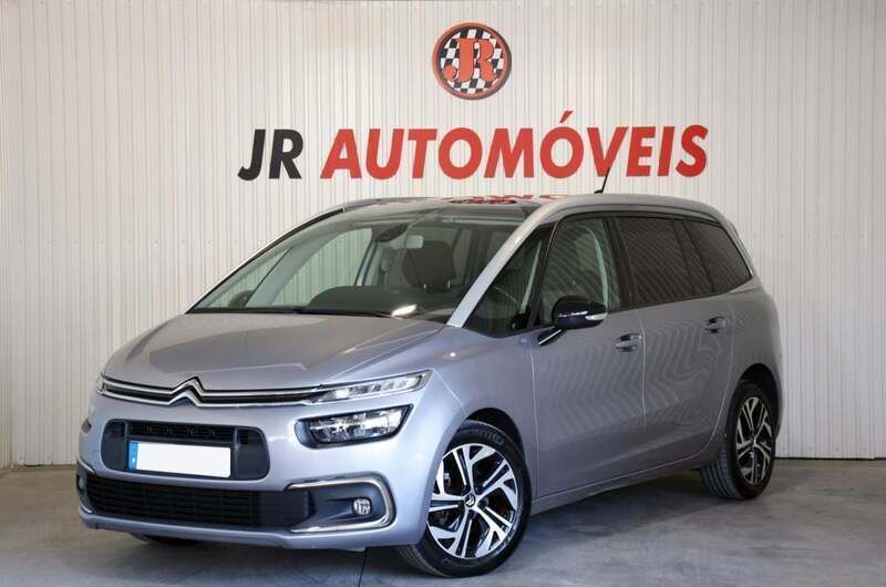 Antracite Usado 2020 Citroën C4 Shine Monovolume | € 18.950 (Caro) - Imagem 1/4