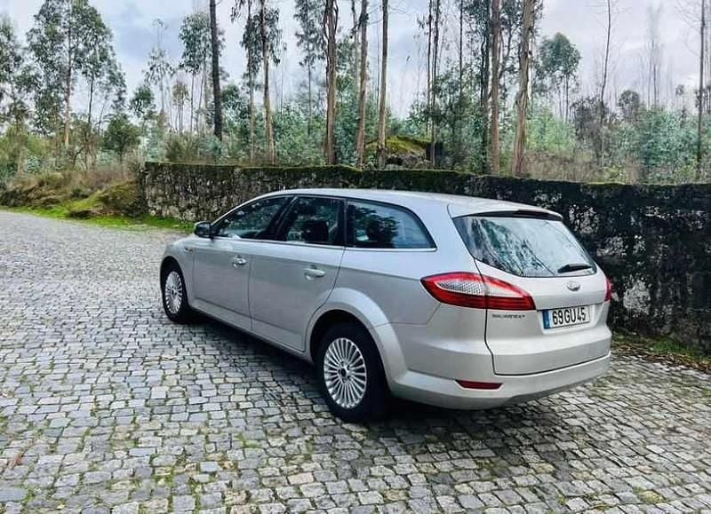 Usado Ford Mondeo 125 HP (91 kW) 2008 Cinzento Carrinha