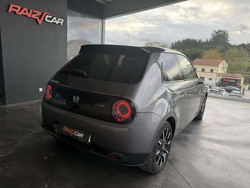 Usado Honda e Advance 113 kW (154 HP) 2021 Cinza Citadino