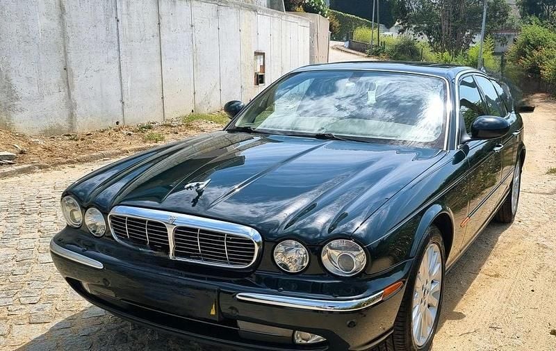 Usado 2004 Jaguar XJ6 Sedan | € 27.900 - Imagem 1/4