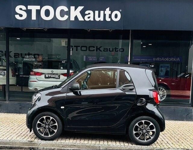 Preto Usado 2017 Smart ForTwo Cabrio Passion Cabrios | € 9.950 - Imagem 1/4