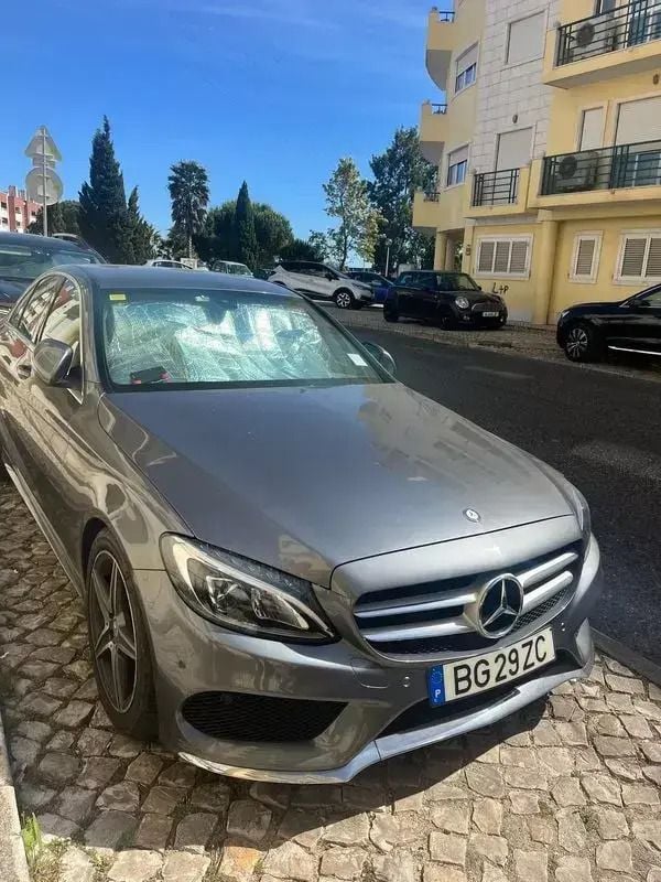 Cinzento Usado 2017 Mercedes C220 AMG line Sedan | € 14.800 - Imagem 1/4