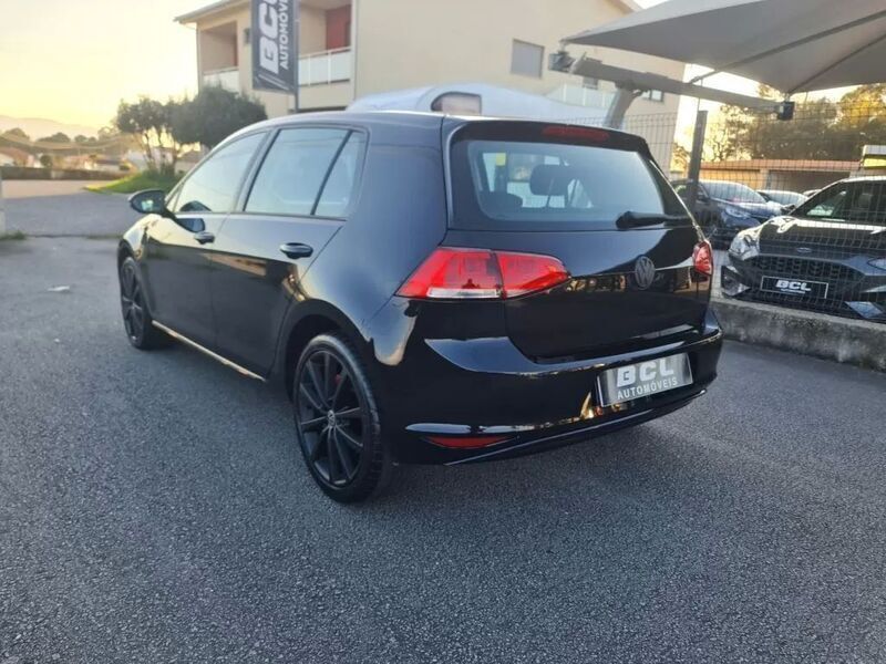 Usado VW Golf VII Highline 105 HP (77 kW) 2015 Preto Citadino