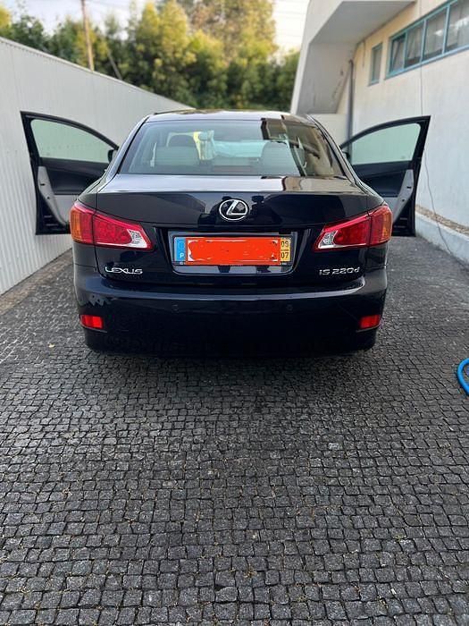Usado 2009 Lexus IS220d Luxury Line Sedan | € 12.500 - Imagem 1/4