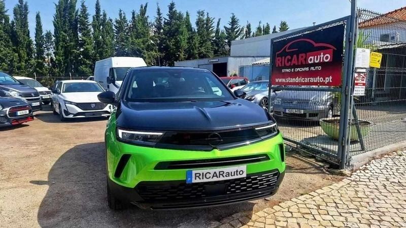 Verde Usado 2023 Opel Mokka-e Ultimate SUV | € 22.500 (Bom preço) - Imagem 1/4